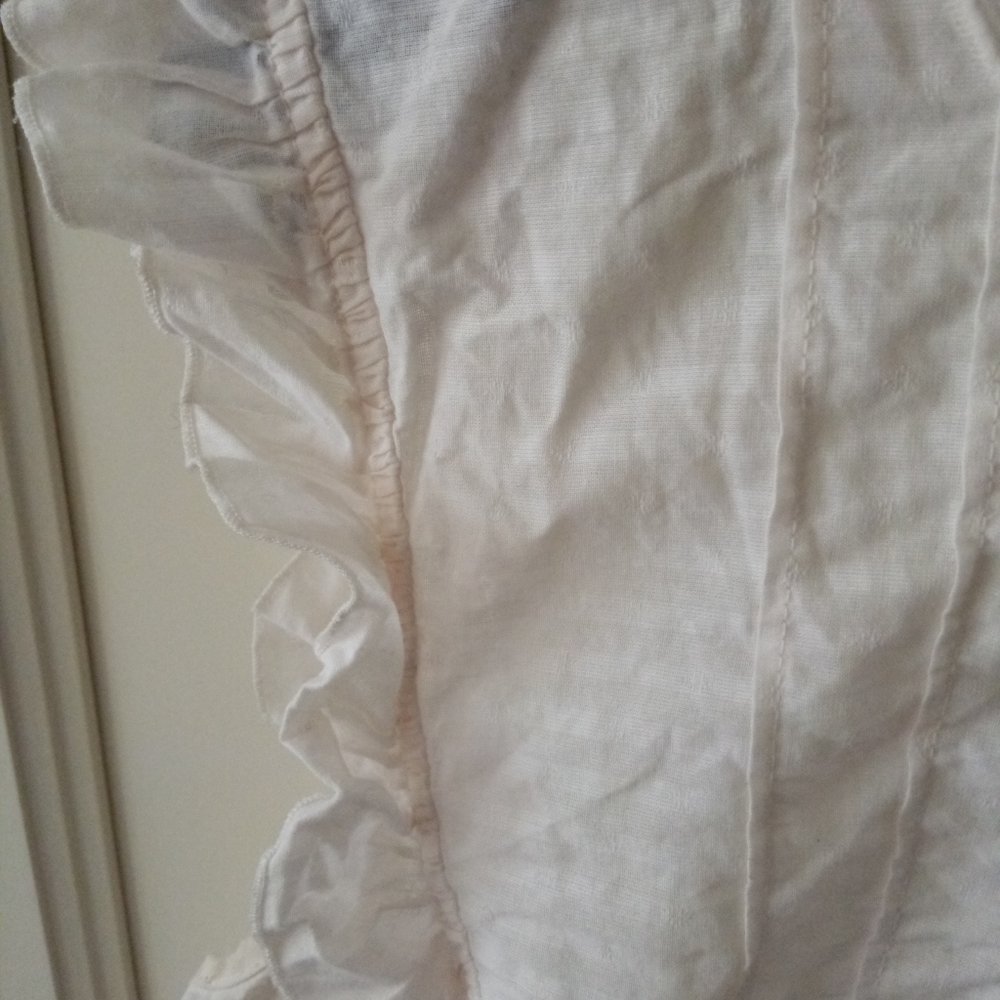 Marc Jacobs Ruffled Top. - Picture 6 of 8